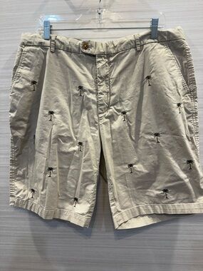 J. McLaughlin Beige Embroidered Palm Trees Flat-Front Shorts Waist 38